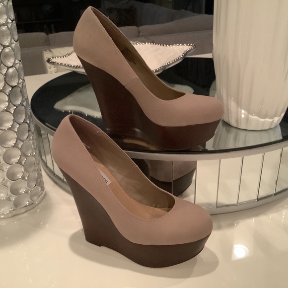 Steve Madden Wedge Heels - Picture 1 of 3